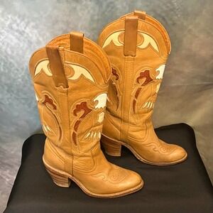 Vintage Miss Capezio Tan Leather Western‎ Cowboy Boots Embroidered Details